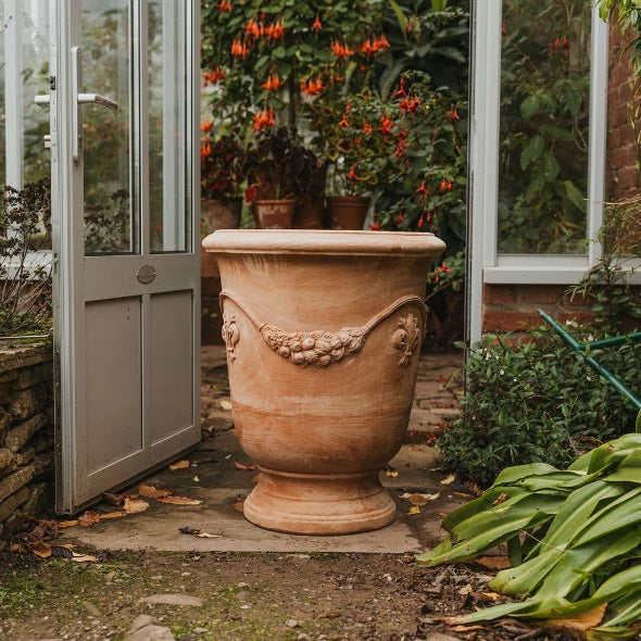 Auténticas Macetas de Terracota Italiana | Decoración Elegante para Jardín y Hogar