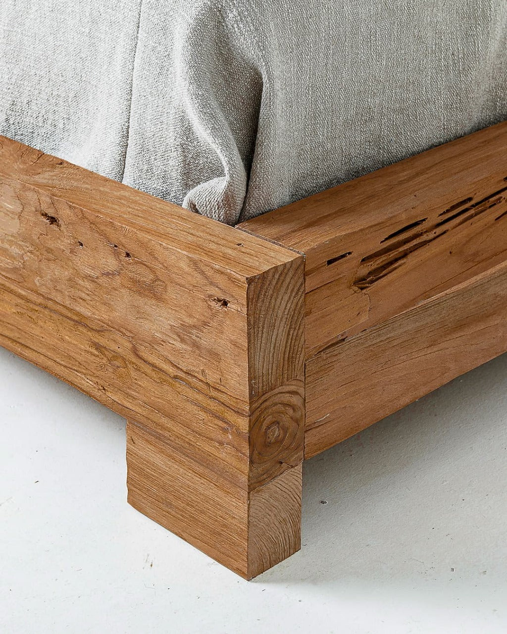 Cama de Madera de Acacia con Cabecero